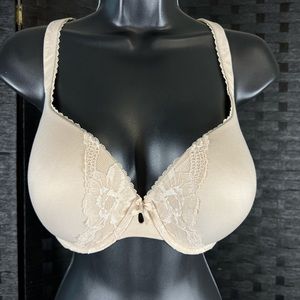 Victoria’s Secret Body by Victoria Padded Perfect Coverage Bra